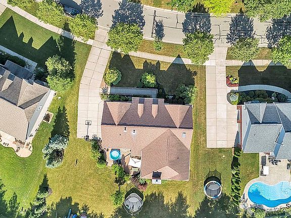 4th image of 1550 Centennial Dr