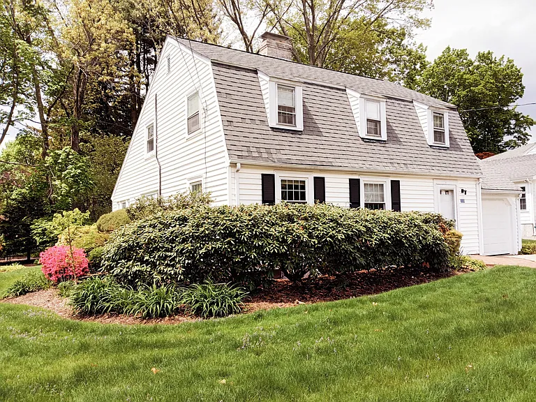 133 Winslow Rd — Photo 2