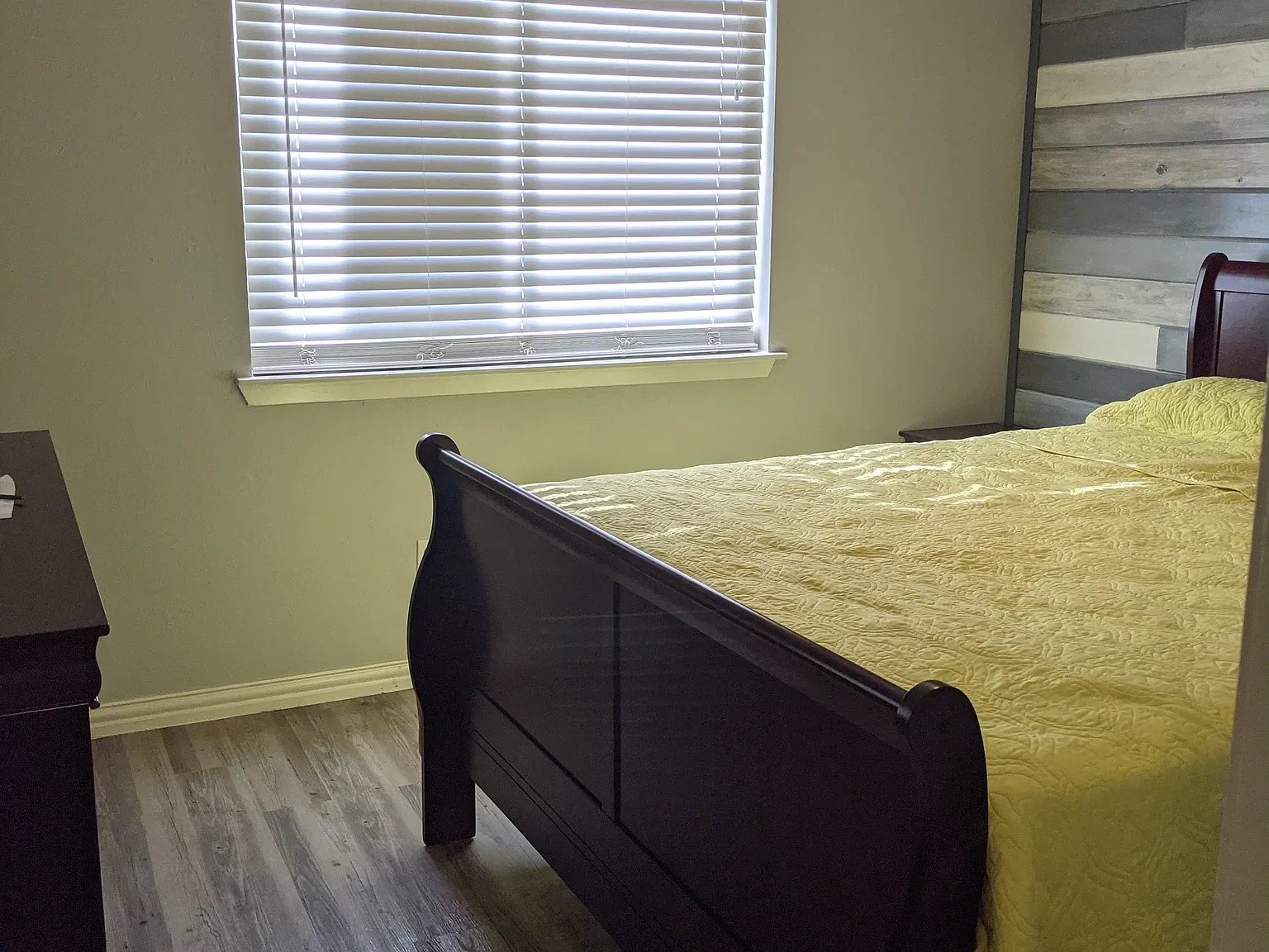 3 bed, 1179 sqft, $4,100 — Photo 4