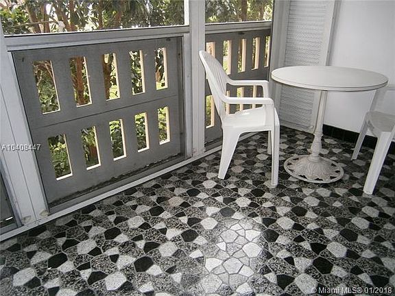 3rd image of 4001 Hillcrest Dr APT 210