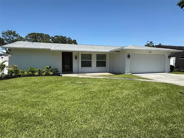 1247 Overcash Dr, Dunedin, FL 34698