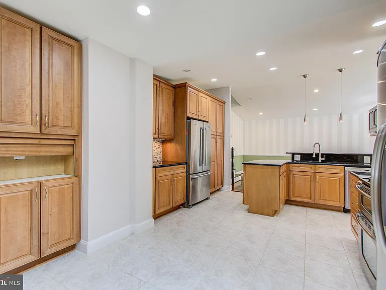 9203 Cedarcrest Dr — Photo 10