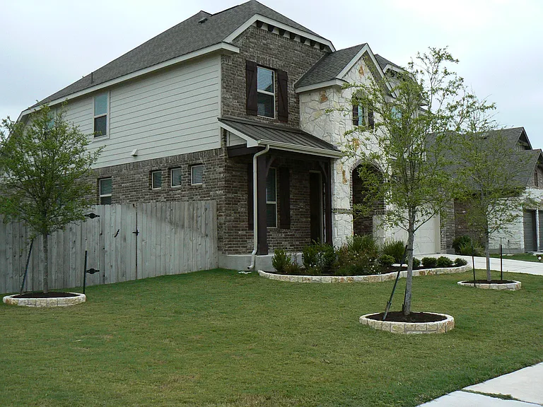 5900 Bucine Cv — Photo 3