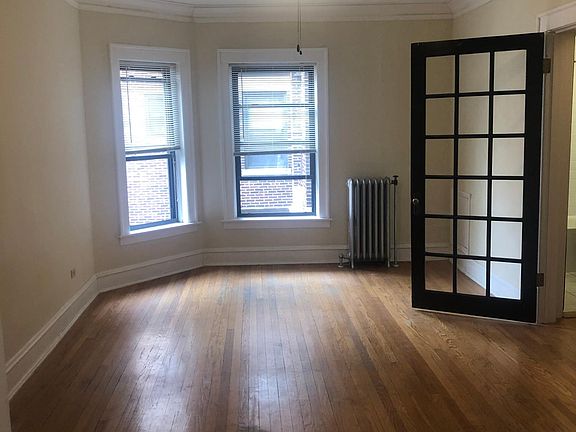 2nd image of 5847 S Blackstone Ave APT 210