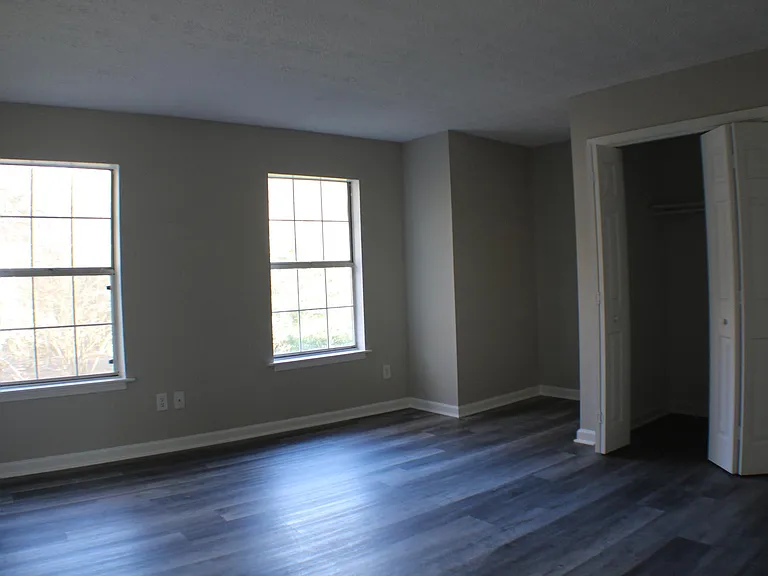 4260 Worth St NW — Photo 11