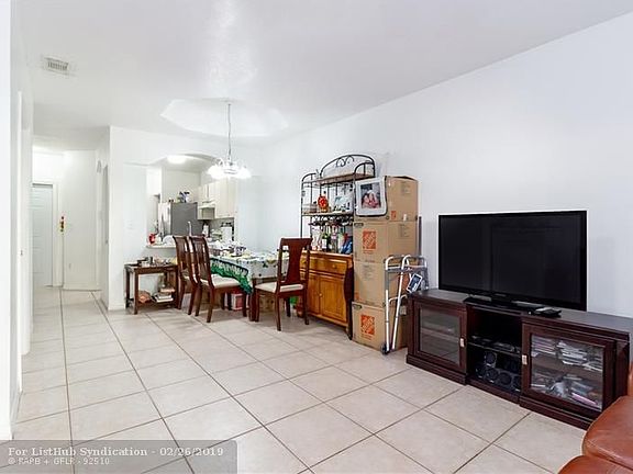 3rd image of 120 SW 109th Ave APT 17