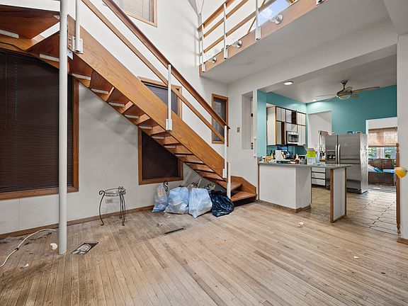 4th image of 2137 W Moffat St