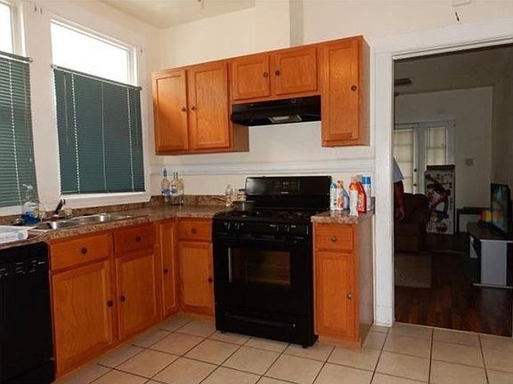 4th image of 3006 Republic St