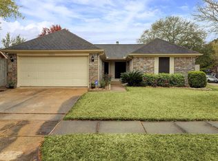 16002 Surrey Woods Dr, Friendswood, TX 77546