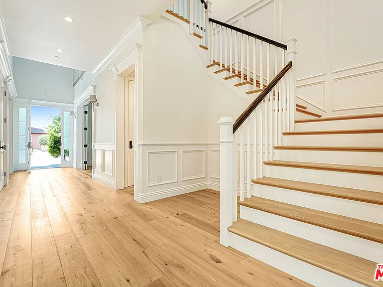 11540 Clover Ave — Photo 4