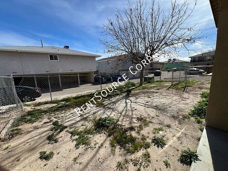 1131 Barstow Rd #B — Photo 15