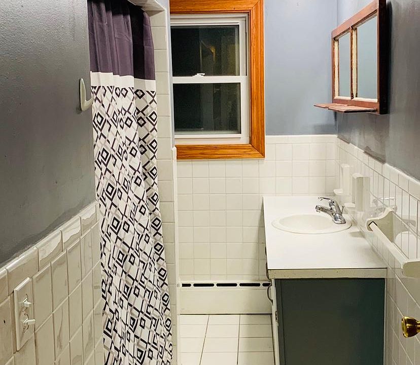 1st image of 37 Chapel Ave
