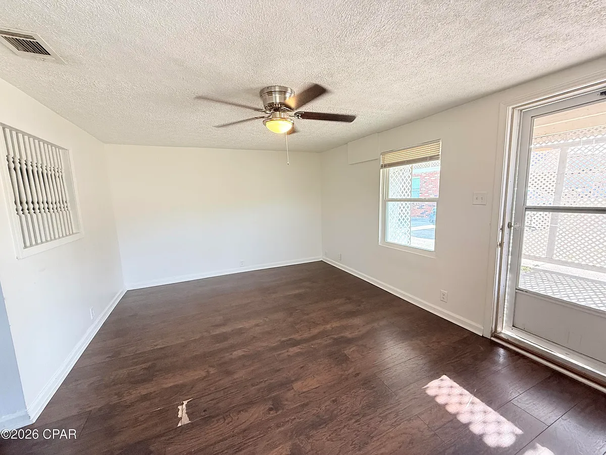 Building Photo - 237 Helen Ave #A