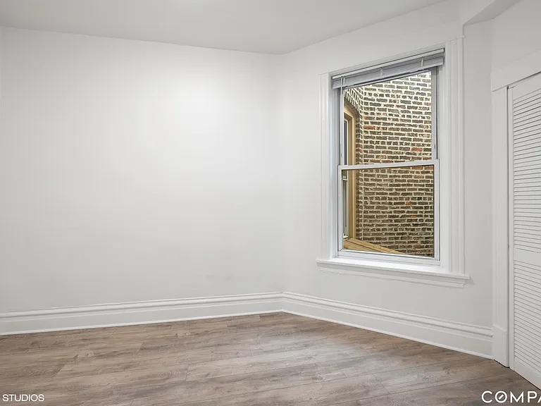 2335 W Superior St #3F — Photo 6