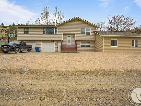 3rd image of 15 Rim Rock Dr