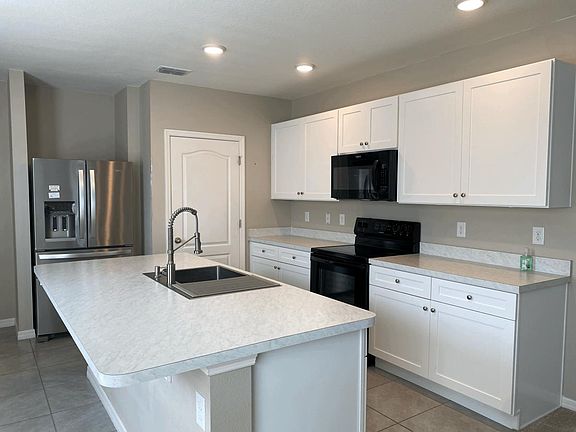 3rd image of 2917 Sime St
