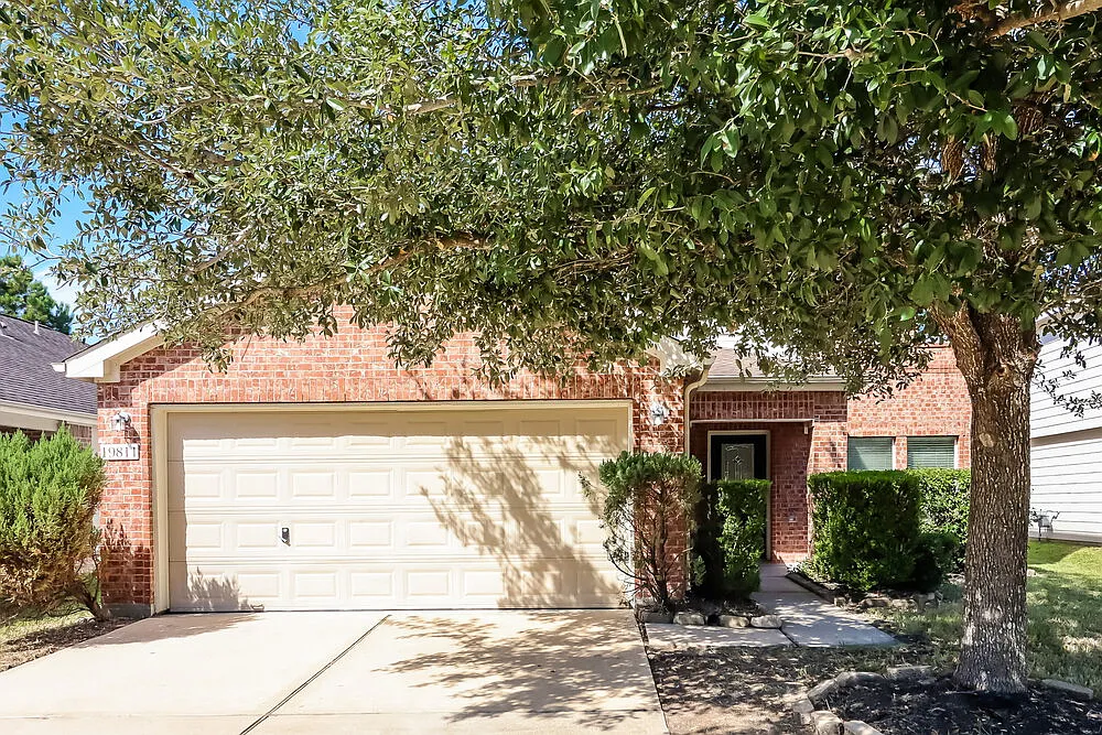 4 bed, 2.5 bath, 2468 sqft, $2,080 — Photo 1