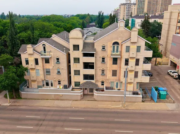 8108 109th St NW #301, Edmonton, AB T6G 2V7
