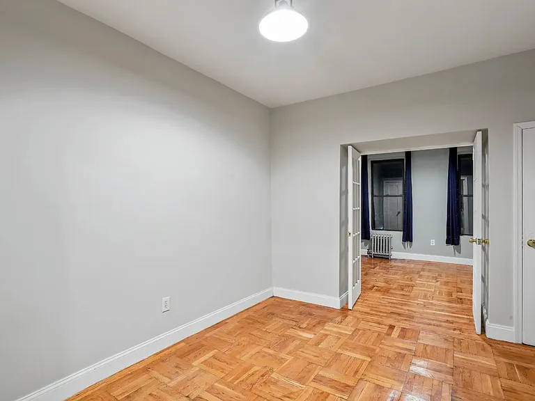 715 E 5th St #3C — Photo 12