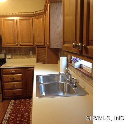 3rd image of 111 N Vine St