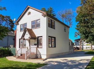 3 2nd St, Westbury, NY