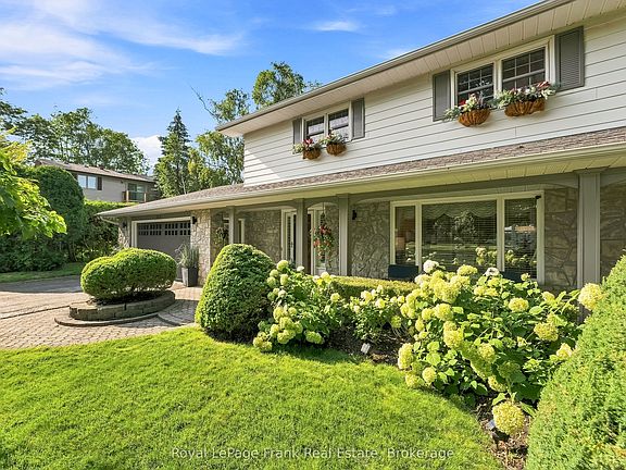 4th image of 559 Alma St
