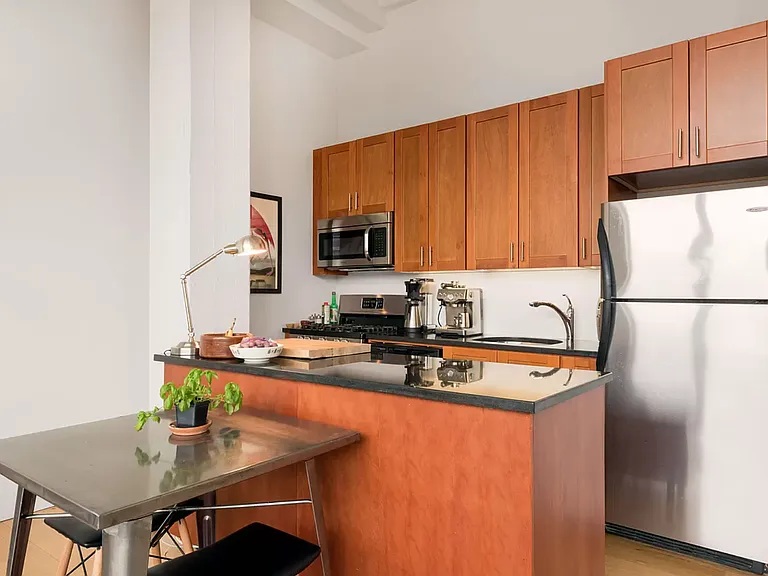 970 Kent Ave #706 — Photo 4