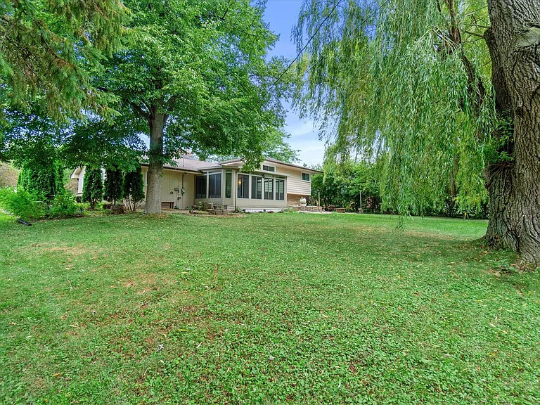 9041 N Rexleigh Dr — Photo 31