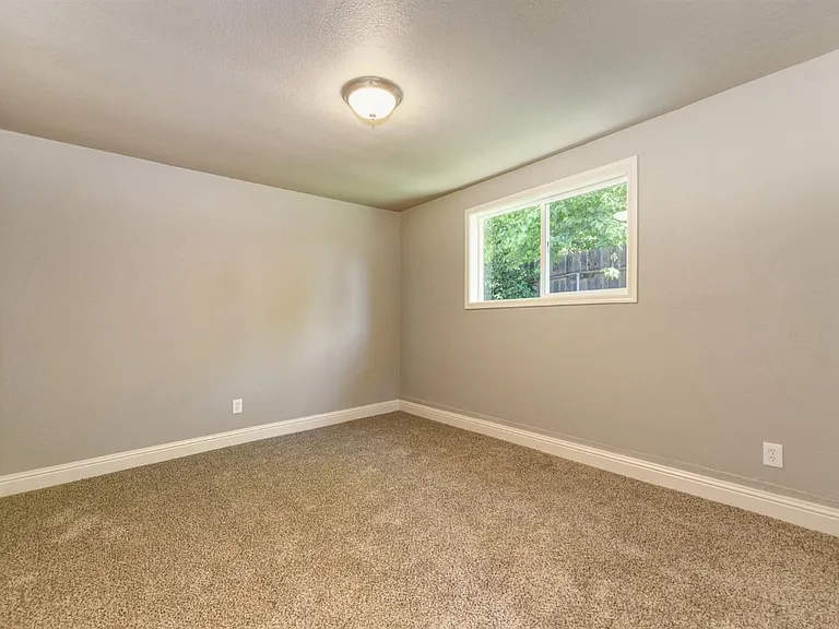 7024 Woodmore Oaks Dr #B — Photo 8