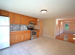 25 Railroad Ave, Unionville, CT 06085