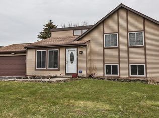 18 Constance Way W, Rochester, NY 14612