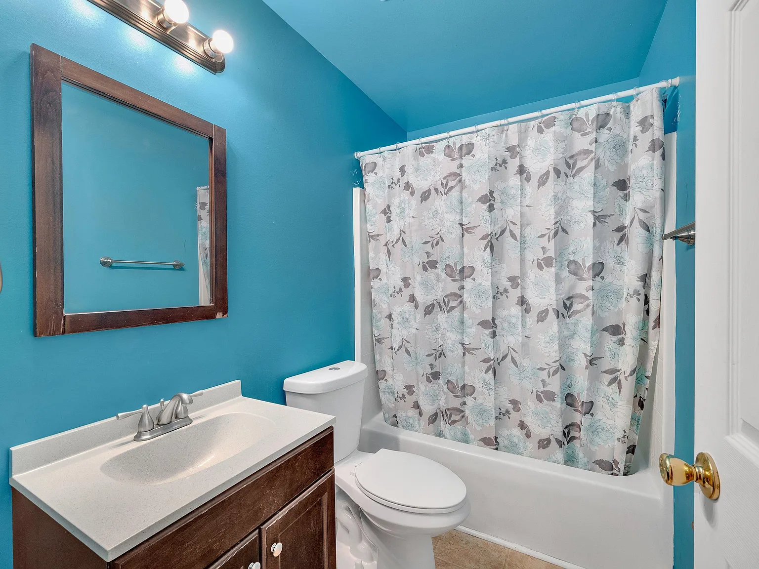 4 bed, 4.0 bath, 3193 sqft, $936 — Photo 4