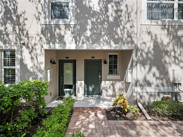 23520 Alamanda Dr #202 — Photo 6