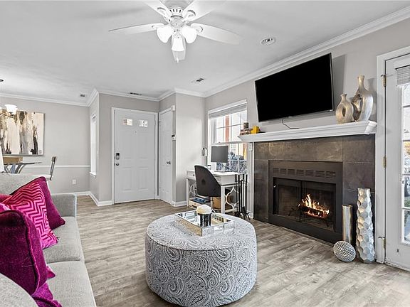 5th image of 626 Smithfield Rd APT 906