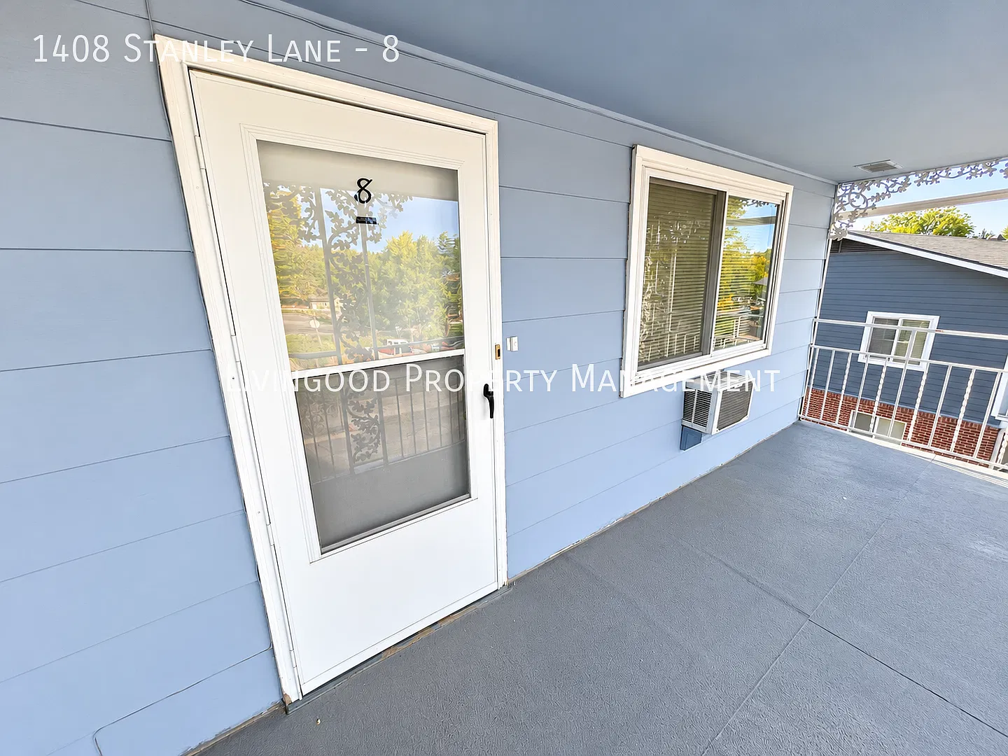 Colonial Manor — Photo 2
