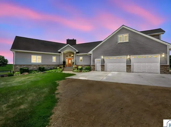 14317 County Road 114, Hanska, MN 56041