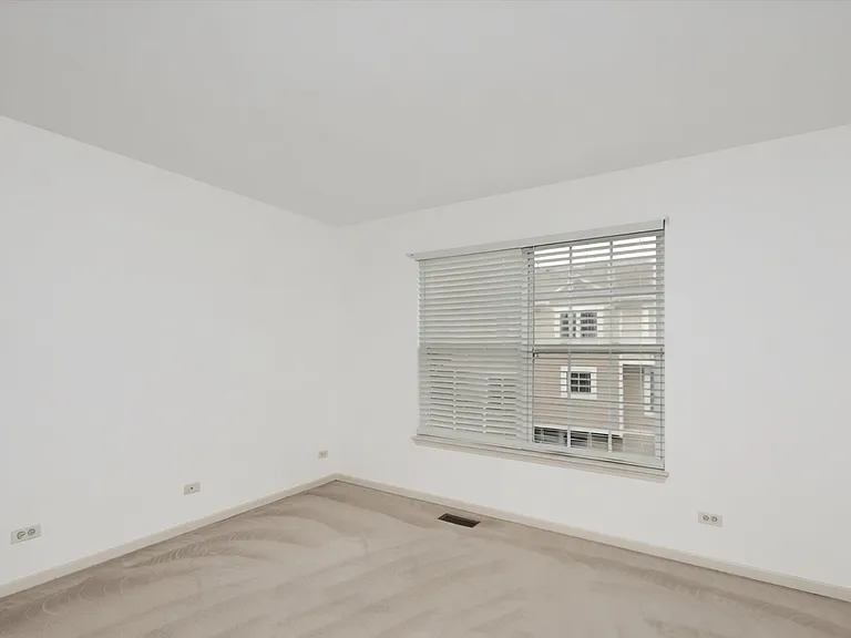 582 Declaration Ln — Photo 14