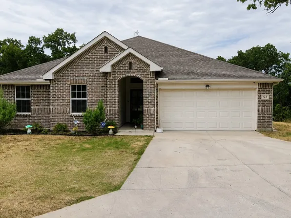 722 Haynie Dr, Runaway Bay, TX 76426