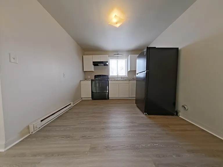610 Hawthorne Ave #B — Photo 3