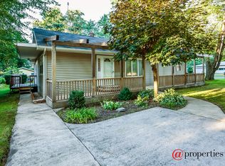 2393 S Glendale Rd, Benton Harbor, MI 49022