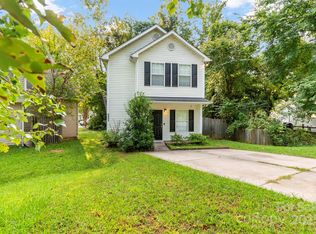 5541 Peachwood Dr, Charlotte, NC 28216