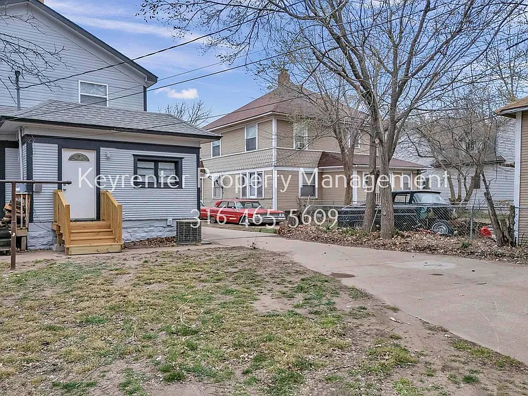 144 S Green St — Photo 19