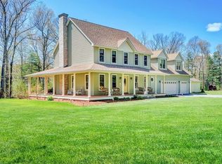 8 King Dr, Wilbraham, MA 01095