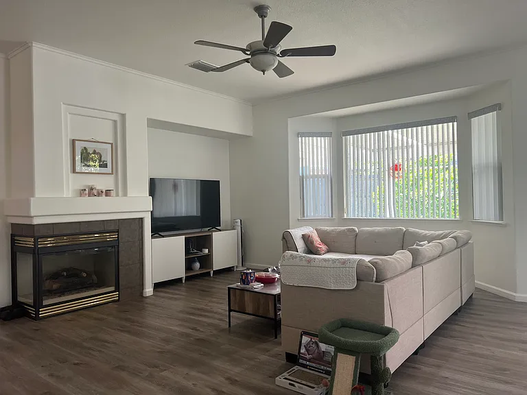 8037 Bester Ct — Photo 10