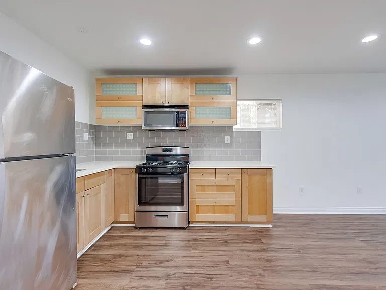 1221 N Bronson Ave — Photo 21