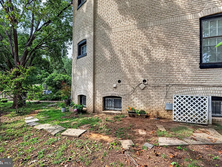 1526 Potomac Ave SE #B — Photo 23