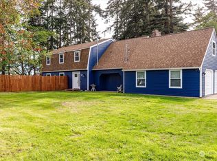 1434 SW Robertson Dr, Oak Harbor, WA