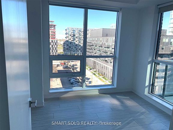 5th image of 31 Tippett Rd #831