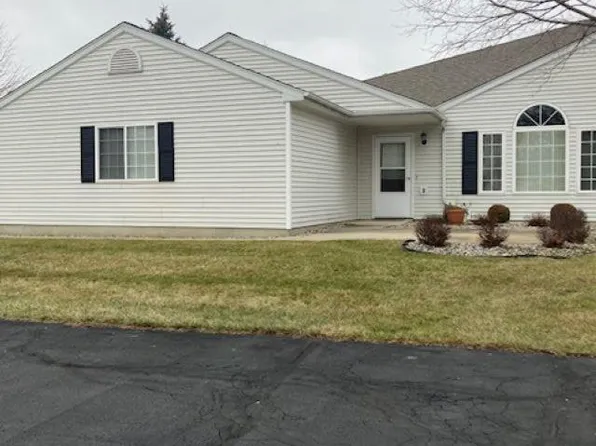 303 Carriage Dr, Tecumseh, MI 49286