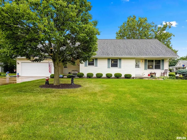 109 Pine St, East Peoria, IL 61611